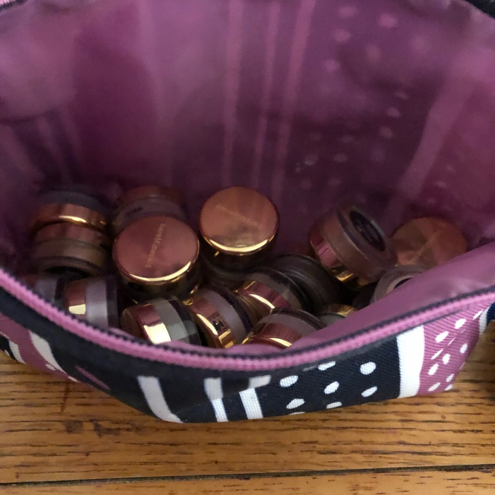 BareMinerals 21 Powder pots of eyeshadow